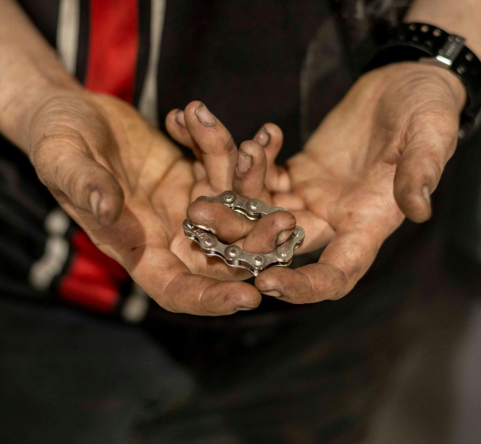 Kaiko Chain Fidget Medium 8-Link - Quiet Sensory Tool for Focus